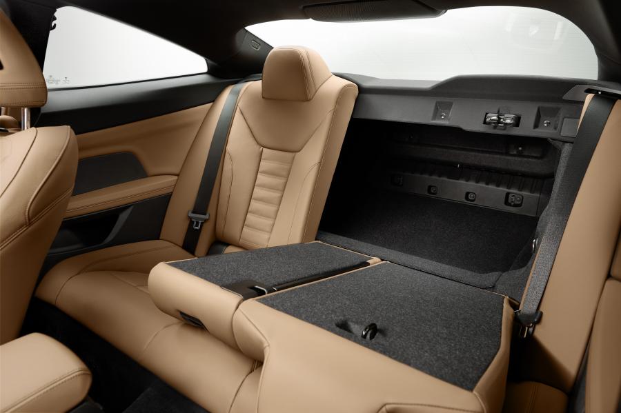 Интерьер BMW 430i Coupe Sport Line (G22) 2020 года  (WW) (фото 26 из 35)